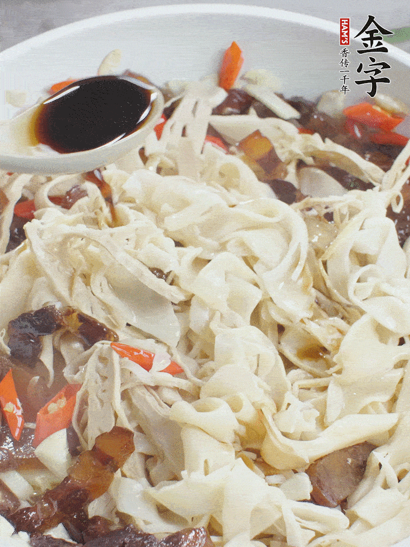 下糯米笋，淋一点生抽、蚝油调味。