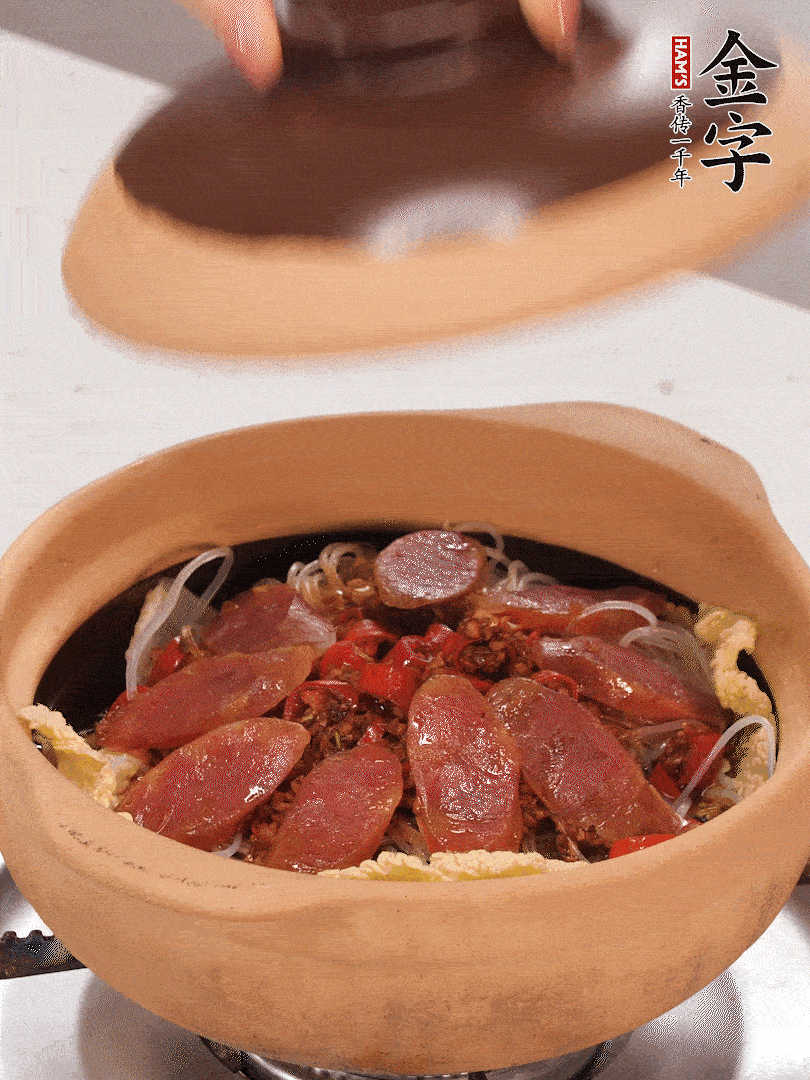 淋入半碗水，中小火焖煮15分钟